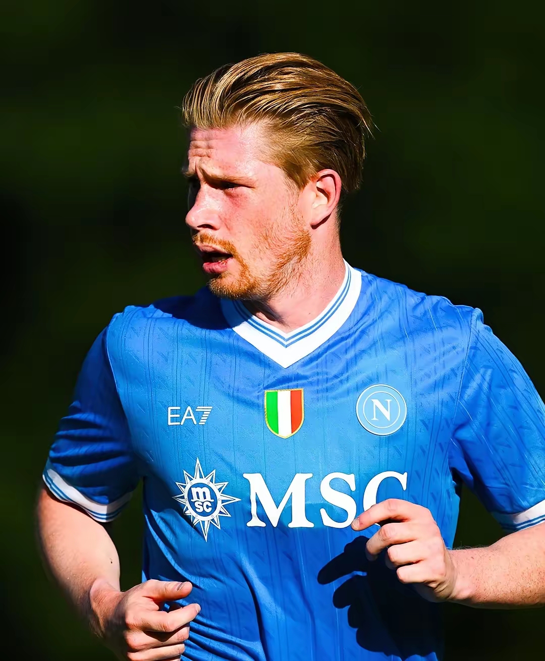 球队战术执行高效，连胜势头不减